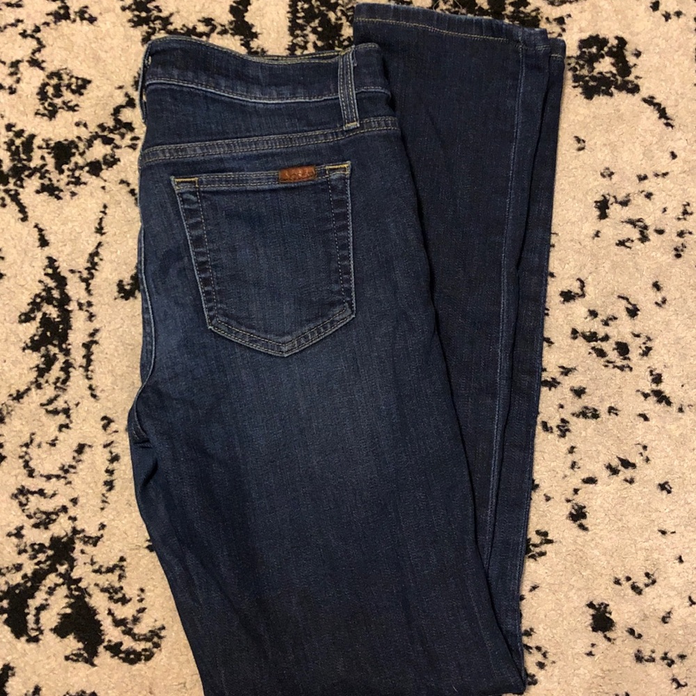 ⭐️Joe’s Jeans “The Straight” Size 28⭐️